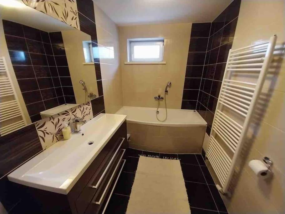 Lovely Apartment - Zilina Centrum מראה חיצוני תמונה